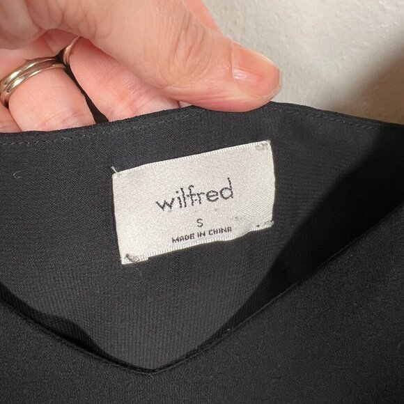 Aritzia Wilfred Melodie Romper Size Small Black Ruffle Sleeve V-neck Minimal - Picture 3 of 11